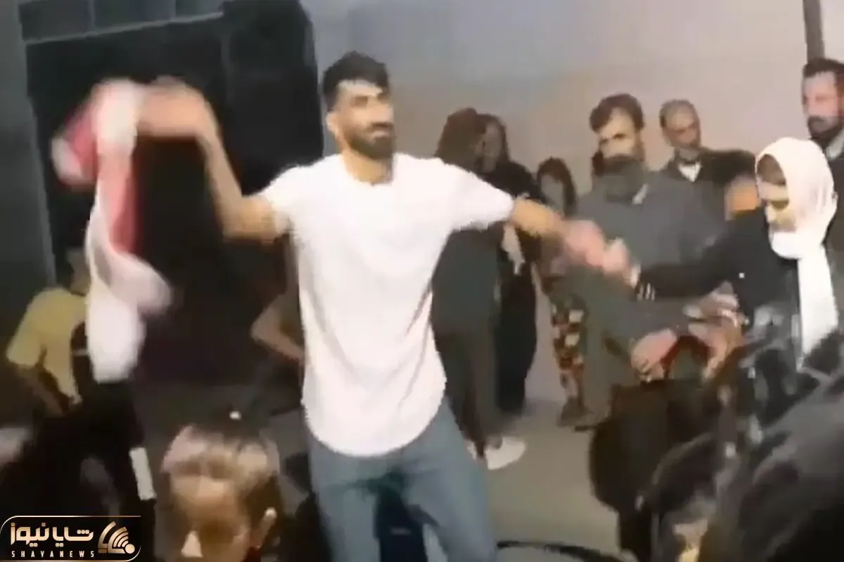 آواز محلی؛ لری رقصیدن علیرضا بیرانوند که رفته شهرشون با اقوام نزدیک