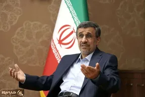 هدیه خاص محمود احمدی نژاد به رئیس دانشگاه مجارستان