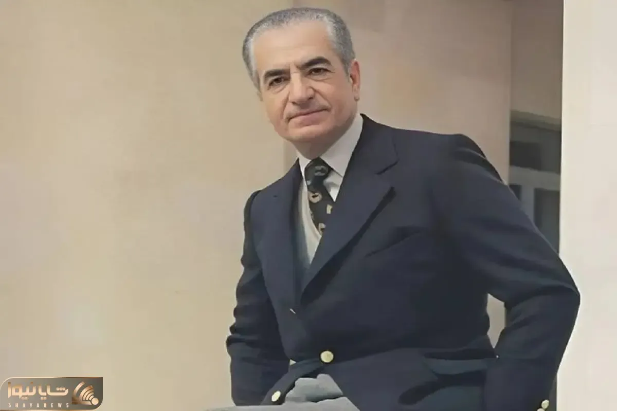 سفر به ایام قدیم سال 1339؛ ناشیگری محمدرضا پهلوی تو بغل کردن پسرش وسط کاخ