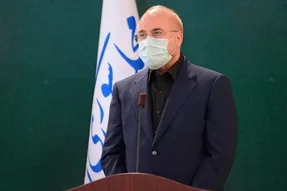 قالیباف: به دنبال کاهش حقوق بازنشستگان نیستیم