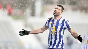 (عکس)؛ مهدی طارمی گریه دختر هوادار پورتو را درآورد!