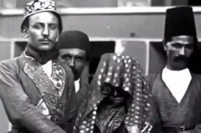 آواز محلی؛ داستان تلخ آهنگ یه دونه انار، دو دونه انار، 300 دانه مروارید|شادی به غم