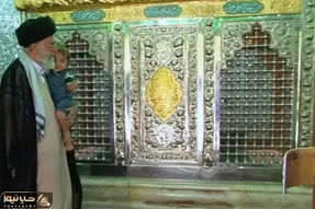 (ویدئو) رهبر انقلاب و نوه‌هایشان در امامزداه مشهد اردهال