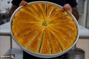 طعام خوش پخت نوروزی؛ باقلوا پختن کار هرکسی نیست تو بپز بذار همه انگشت به دهن بمونن