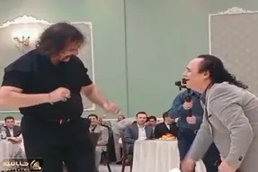 آواز شاد؛ این آقا به قیافش میخوره چک پاس کنه ولی ببین وسط تالار چه ناز میرقصه