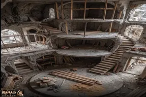 معماری خلاقانه؛ خونه رو تریبلکس بهم مرتبط ساختن رو تخت دراز میکشن خطر سقوط دارن