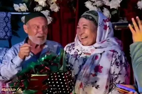 آواز شاد؛ عشق سن و سال نمیشناسه و تاریخ انقضاء نداره پیرمرد چه سور و ساتی و رقصی کرد